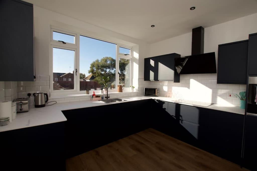 Apartamento Beautiful Large 3-Bed Coastal Flat With Parking. Frinton-on-Sea Exterior foto