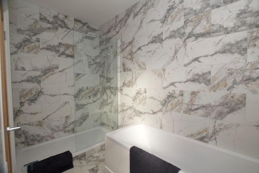 Apartamento Beautiful Large 3-Bed Coastal Flat With Parking. Frinton-on-Sea Exterior foto
